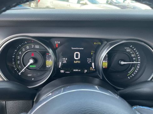 Used 2022 Jeep Wrangler Unlimited Rubicon 4xe w/ Safety Group AWD/4WD image 17