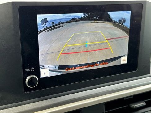 Used 2024 Toyota Tacoma TRD Sport w/ TRD Sport Upgrade Package image 23