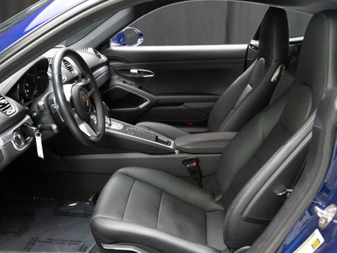 Used 2025 Porsche 718 Cayman image 43