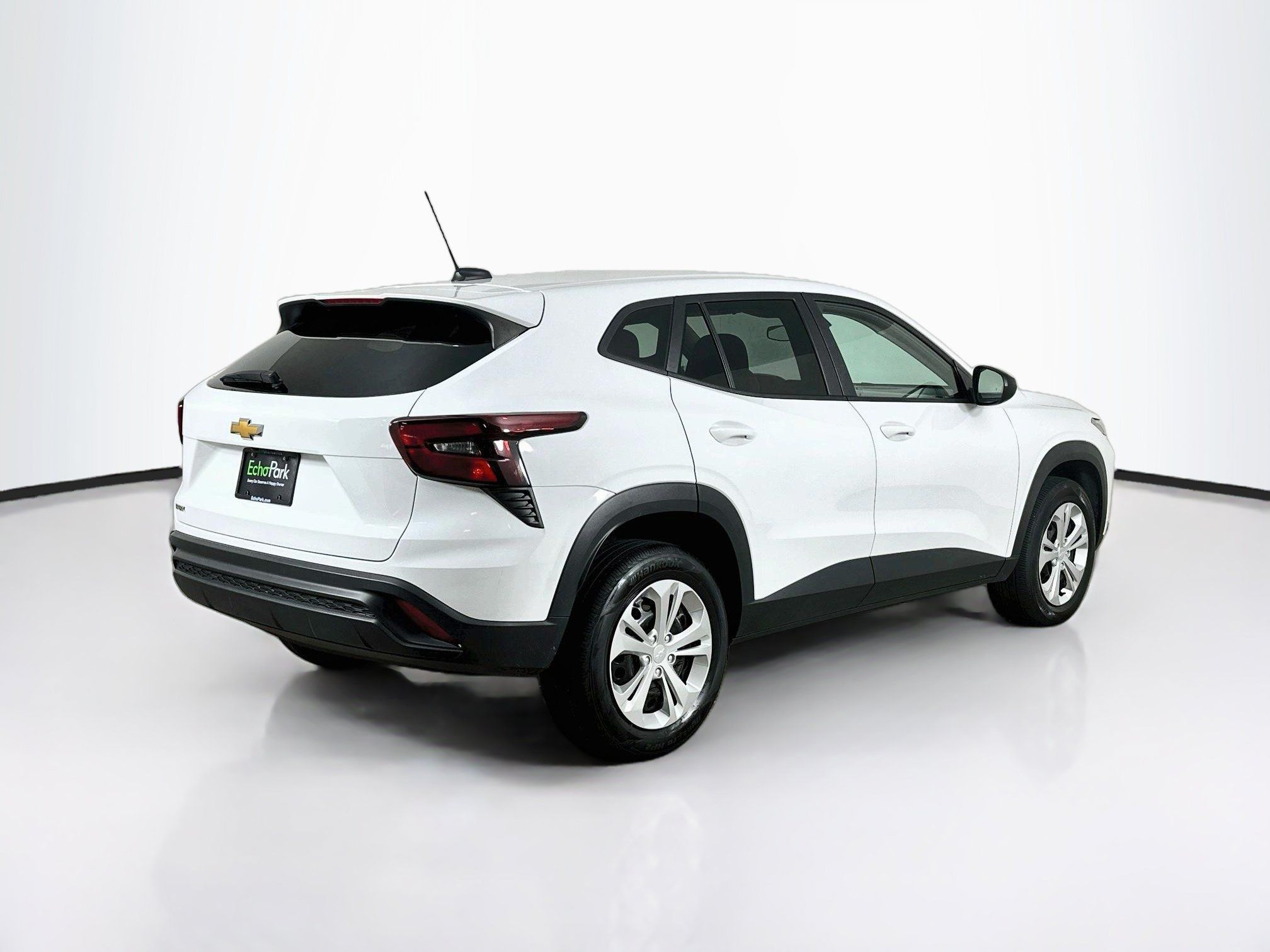 Used 2025 Chevrolet Trax LS FWD image 9