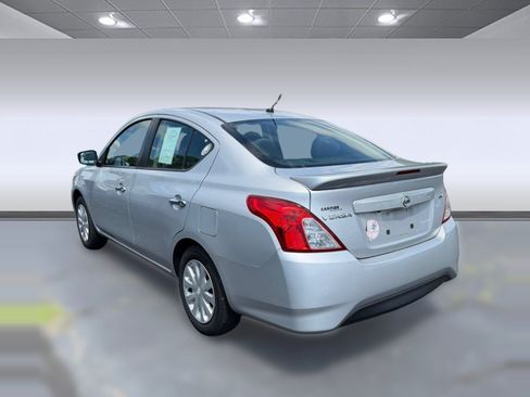 Used 2019 Nissan Versa SV FWD image 3