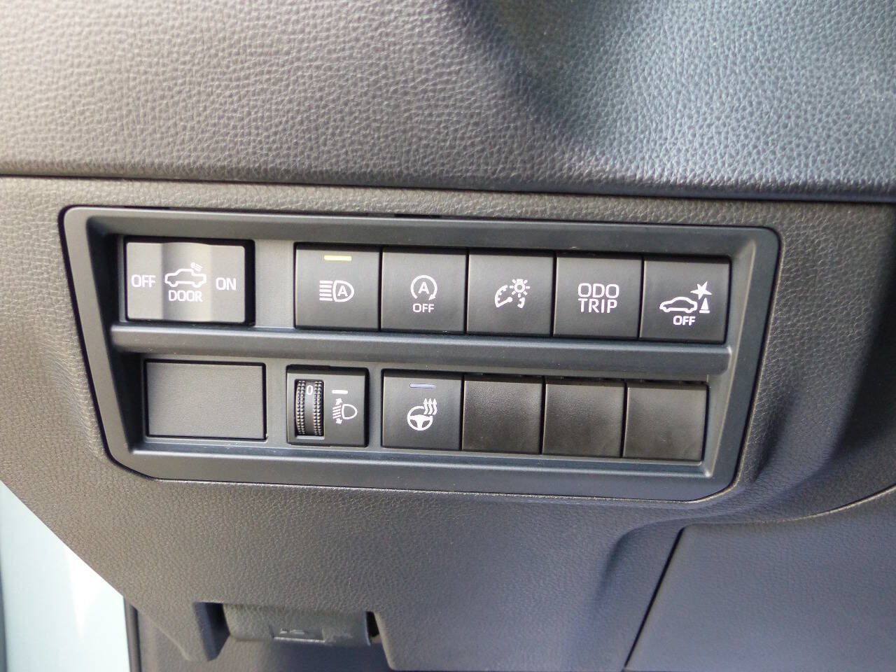 Used 2022 Toyota Tundra SR5 AWD/4WD image 32