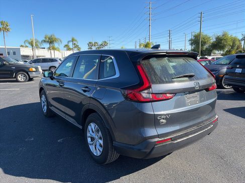Used 2023 Honda CR-V LX image 5