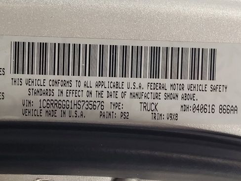 Used 2017 RAM 1500 Classic SLT RWD image 33