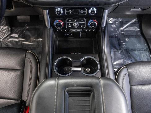Used 2023 GMC Yukon SLT image 32