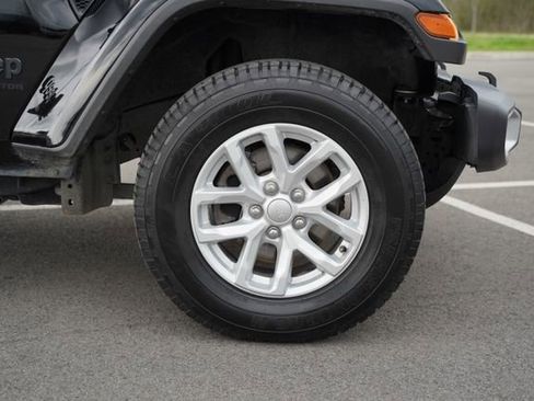 Used 2023 Jeep Gladiator Sport image 42