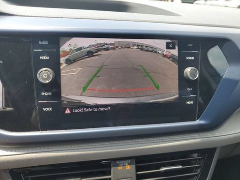 Used 2024 Volkswagen Taos SE FWD image 19