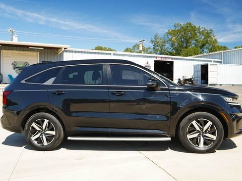 Used 2021 Kia Sorento S FWD image 3