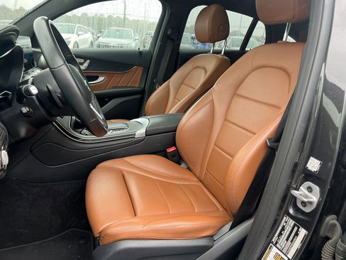 Used 2022 Mercedes-Benz GLC 300 4MATIC Coupe image 14