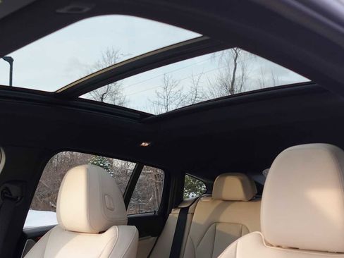 Used 2023 BMW X4 xDrive30i w/ Parking Assistance Package image 18