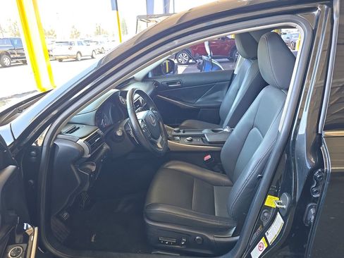 Used 2017 Lexus IS 200t RWD image 7