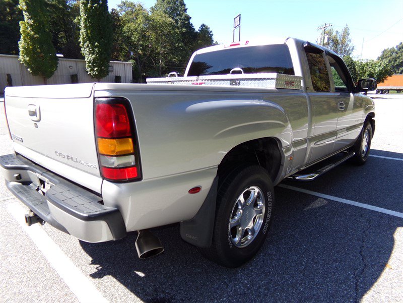Used 2004 GMC Sierra 1500 Denali AWD/4WD image 6