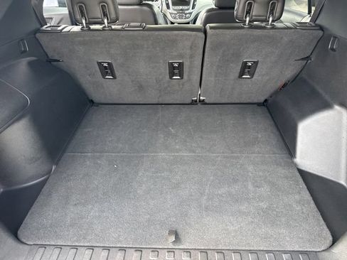 Used 2018 Chevrolet Equinox Premier FWD image 28