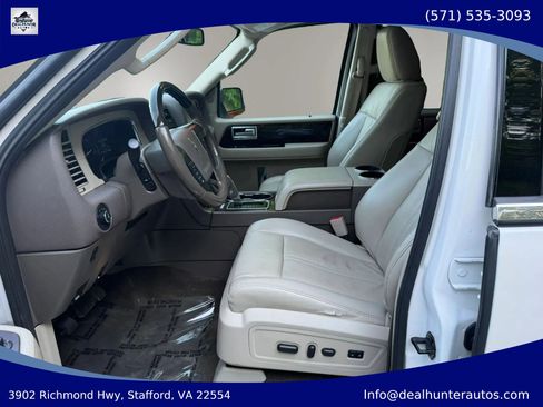 Used 2017 Lincoln Navigator Select AWD/4WD image 23
