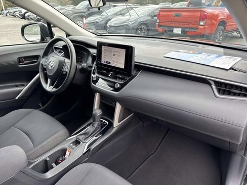 Used 2023 Toyota Corolla Cross LE image 17