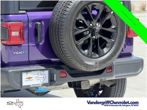 Used 2023 Jeep Wrangler Unlimited Sahara w/ Cold Weather Group AWD/4WD image 6