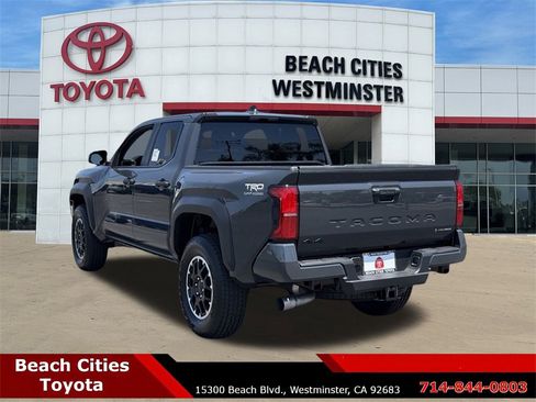 Used 2025 Toyota Tacoma TRD Off-Road image 8