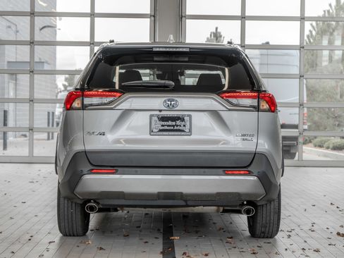 Used 2021 Toyota RAV4 Limited image 14
