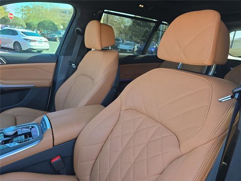 Certified 2023 BMW X7 xDrive40i w/ Executive Package image 18