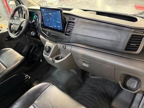 Used 2022 Ford E-Transit Medium Roof RWD image 15