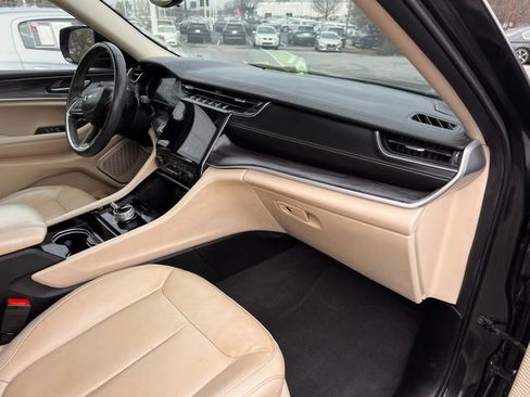 Used 2022 Jeep Grand Cherokee L Limited image 37