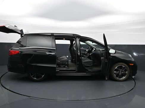 Used 2024 Honda Odyssey Elite image 40