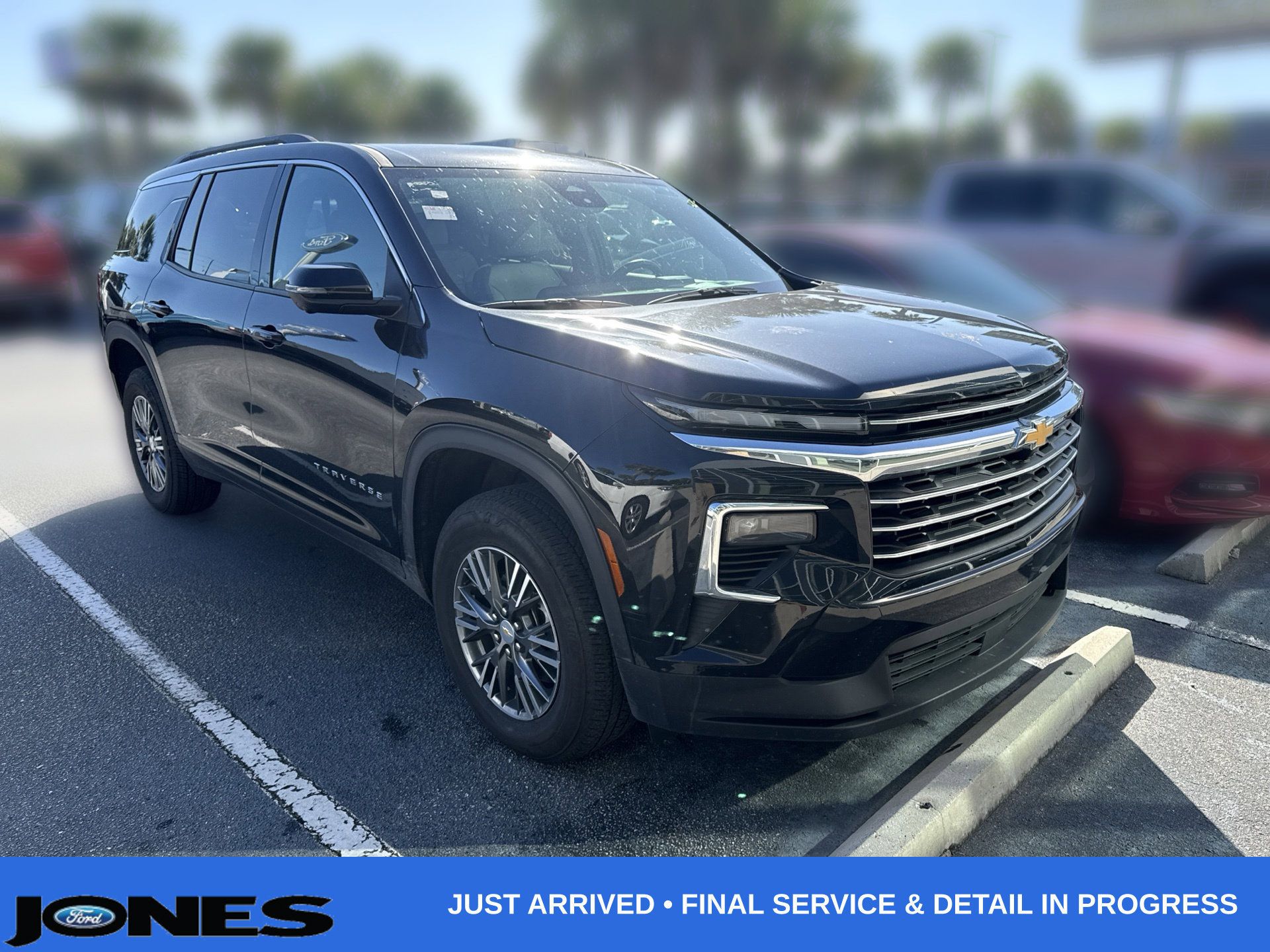 Used 2026 Chevrolet Traverse LT w/ Driver Confidence Package FWD image 1