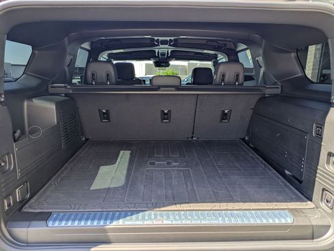 Used 2025 GMC Hummer EV 2X w/ LPO, Cargo Utility Package AWD/4WD image 31