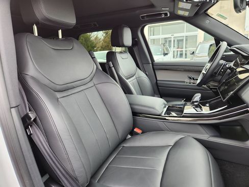 Certified 2025 Land Rover Range Rover Sport image 16