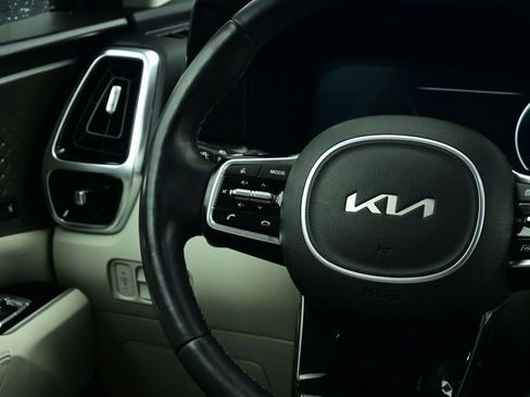 Certified 2023 Kia Sorento SX image 11