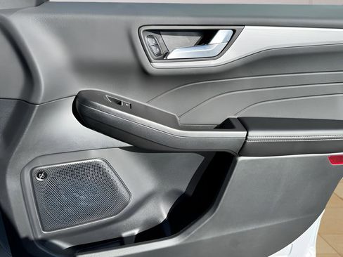 New 2026 Ford Escape Platinum w/ Premium Technology Package image 29