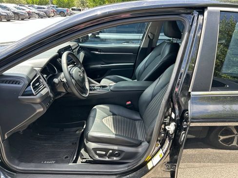 Used 2022 Toyota Camry SE FWD image 7
