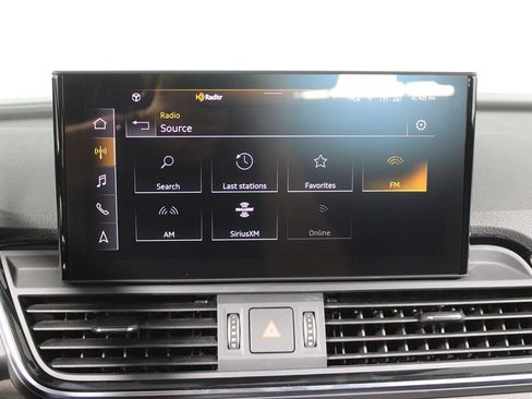 Used 2023 Audi Q5 2.0T Premium w/ Convenience Package AWD/4WD image 17