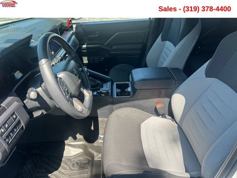 Used 2025 Toyota 4Runner TRD Sport AWD/4WD image 11