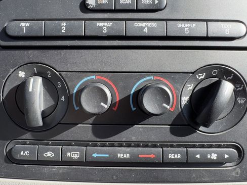 Used 2004 Ford Freestar SES image 12