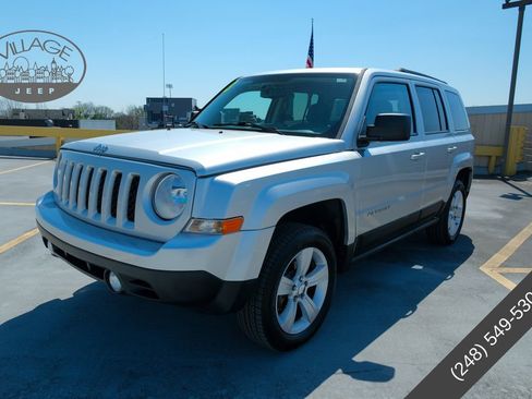 Used 2013 Jeep Patriot Latitude AWD/4WD image 8