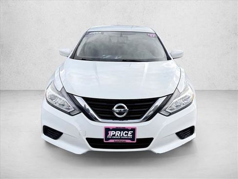 Used 2017 Nissan Altima 2.5 S w/ Power Driver Seat Package image 2