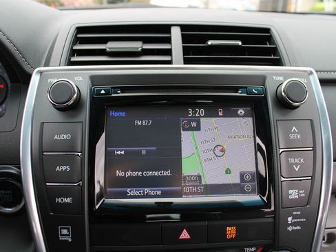 Used 2015 Toyota Camry XLE image 28