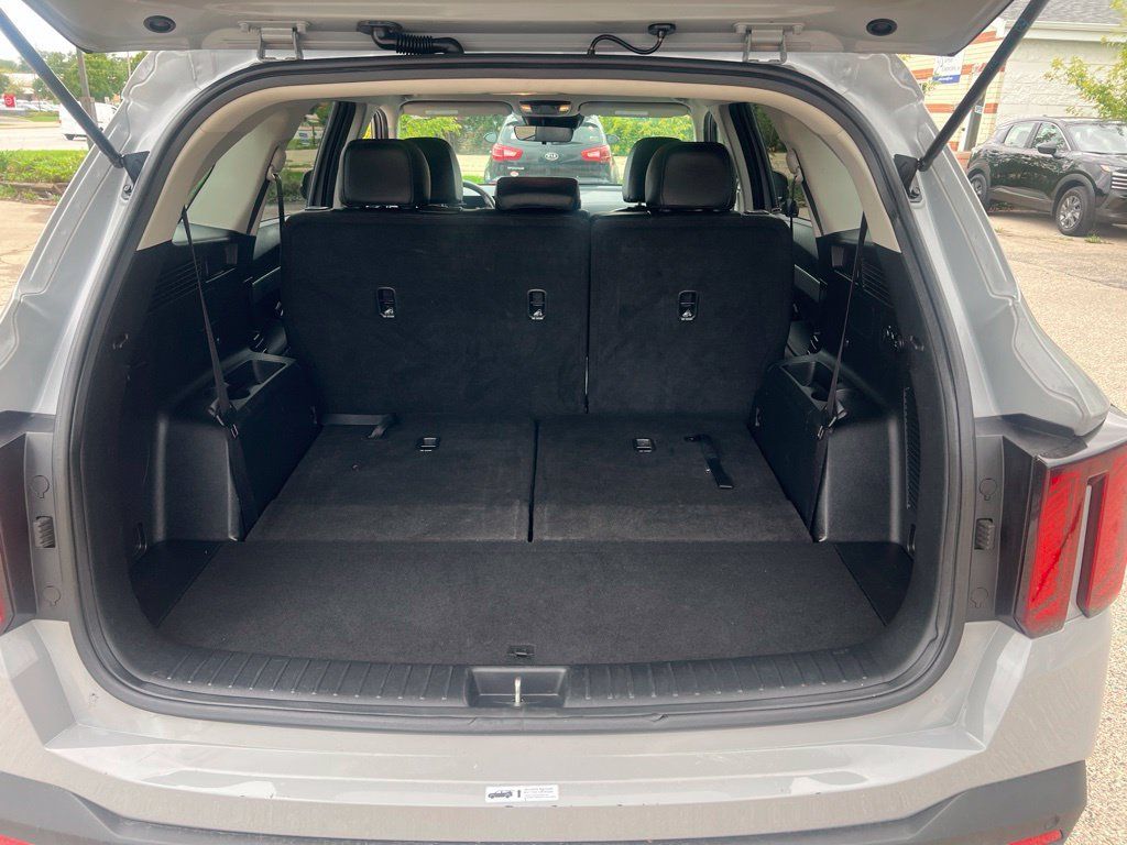 Certified 2024 Kia Sorento S w/ Panoramic Sunroof Package FWD image 11