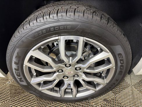 Used 2022 GMC Terrain Denali w/ Denali Premium Package AWD/4WD image 19