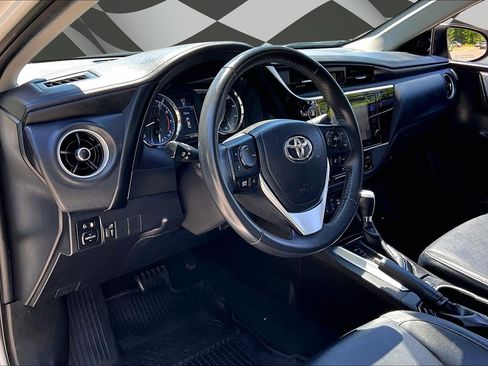 Used 2018 Toyota Corolla XLE FWD image 12