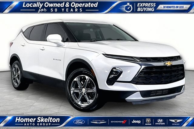 Used 2023 Chevrolet Blazer LT FWD image 1