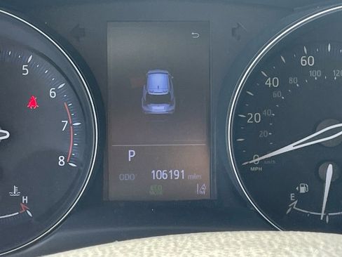 Used 2020 Toyota C-HR LE image 7