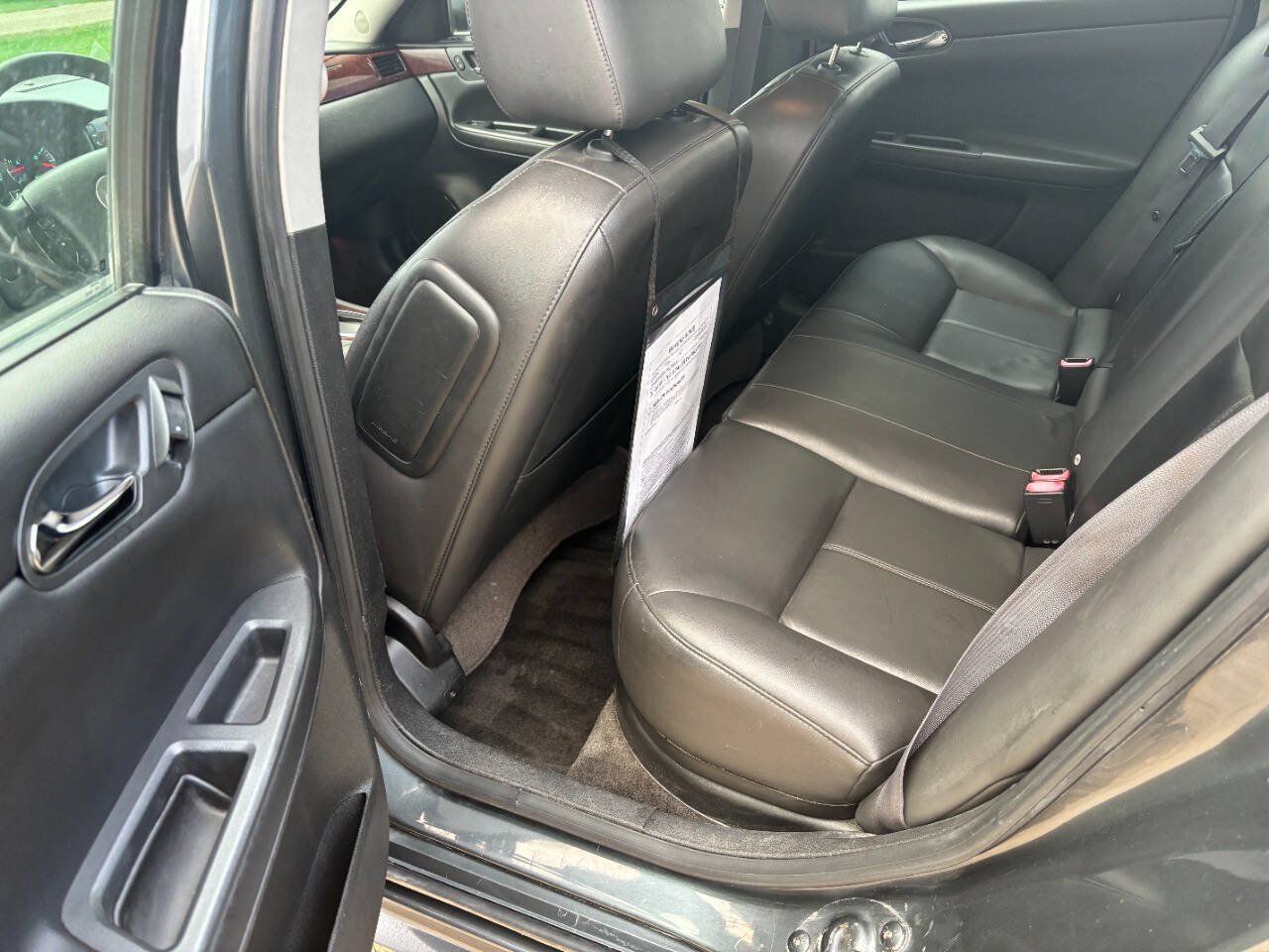 Used 2011 Chevrolet Impala LTZ FWD image 3