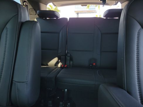 Used 2021 GMC Yukon Denali w/ Denali Premium Package image 15