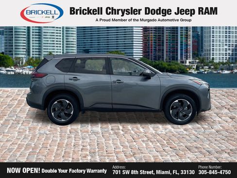 Used 2024 Nissan Rogue SV FWD image 6