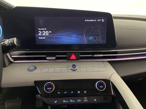 Certified 2023 Hyundai Elantra Limited image 22