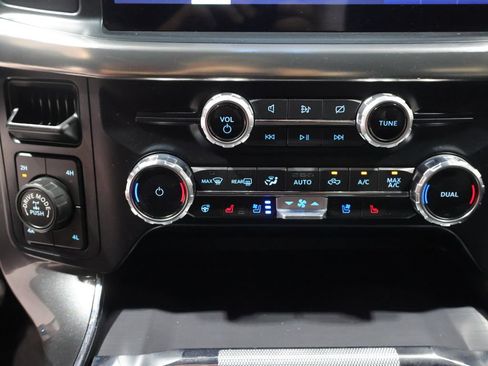 Used 2022 Ford F150 Lariat w/ Equipment Group 502A High AWD/4WD image 33