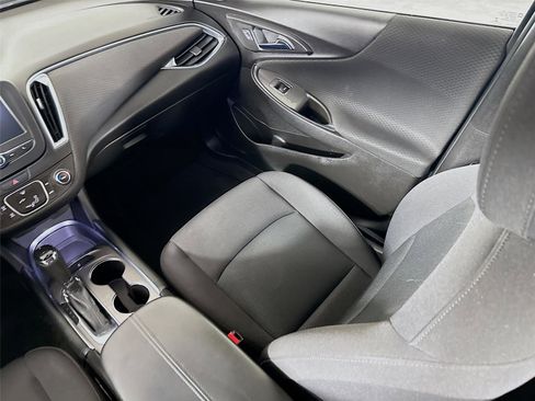 Used 2017 Chevrolet Malibu LT image 23