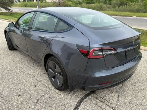 Used 2022 Tesla Model 3 Long Range AWD/4WD image 3
